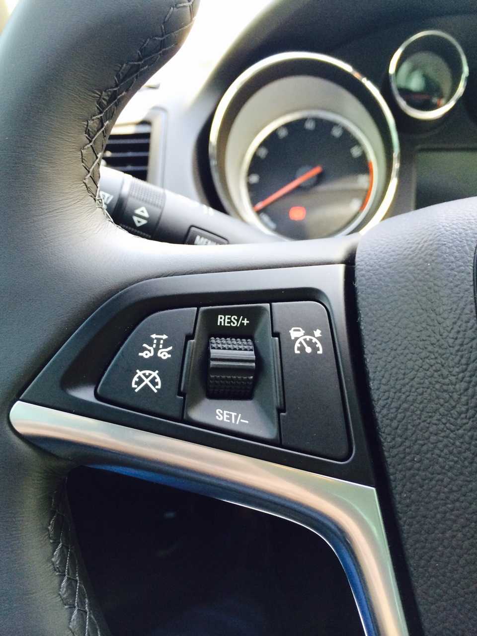 Как работает система круиз-контроля в автомобиле?