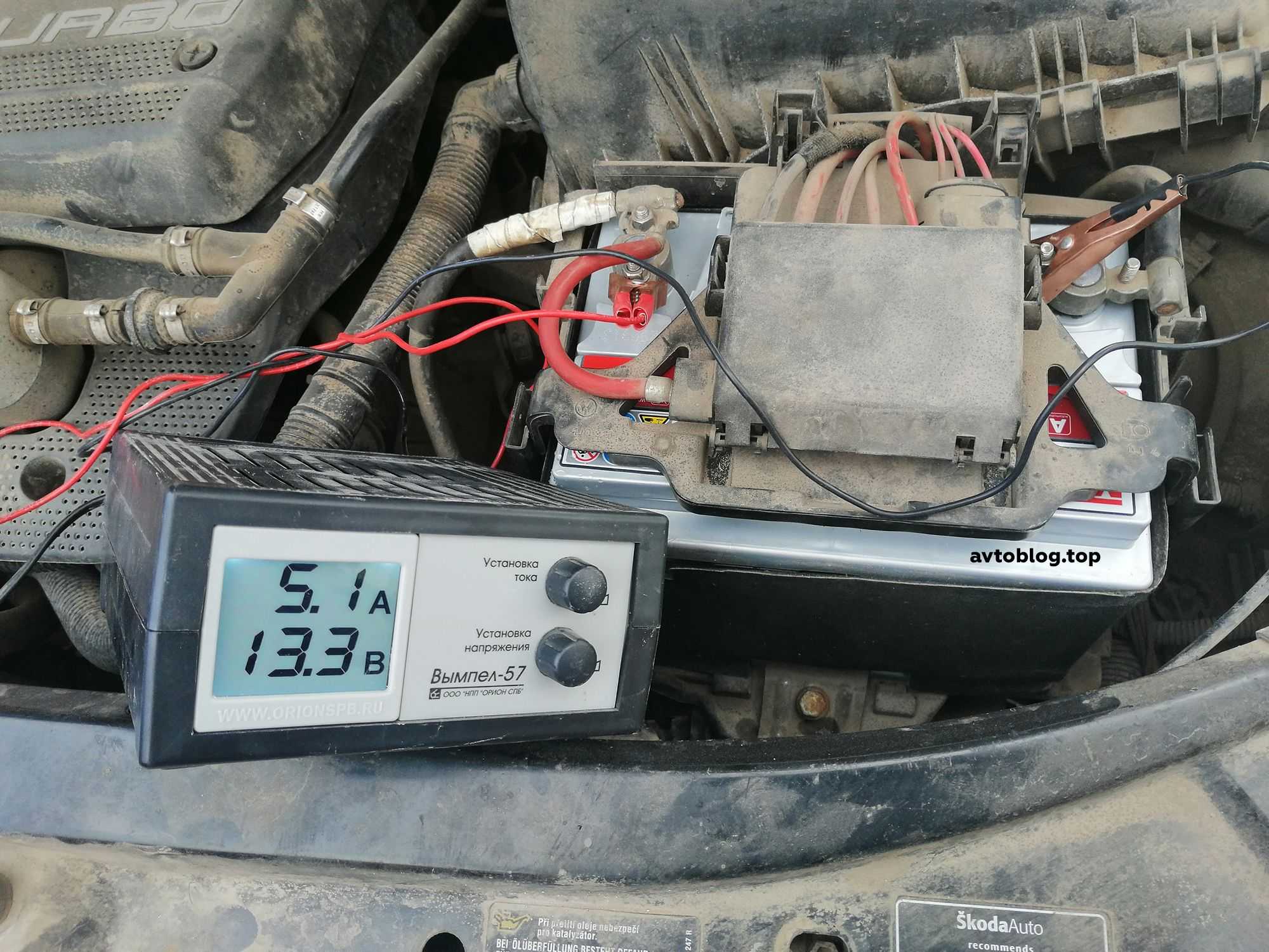 Зарядка аккумулятора автомобиля без снятия своими руками Правила зарядки и последовательность действий для полной зарядки