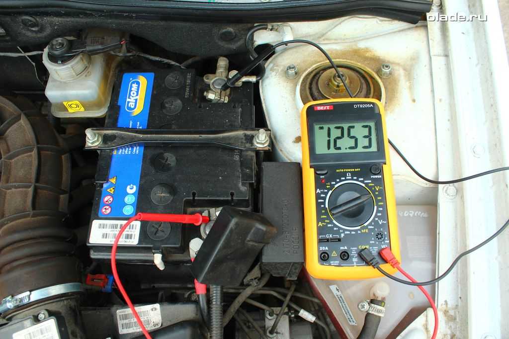 Отчего зависит срок годности АКБ какое напряжение генератор считается нормой на холостом ходу (нормальное повышенное) и под нагрузкой для зарядки АКБ