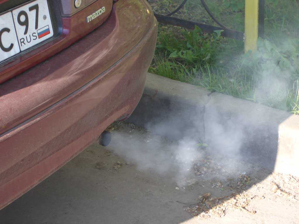 Почему дымит дизельный двигатель, как отличить белый дым от водяного пара