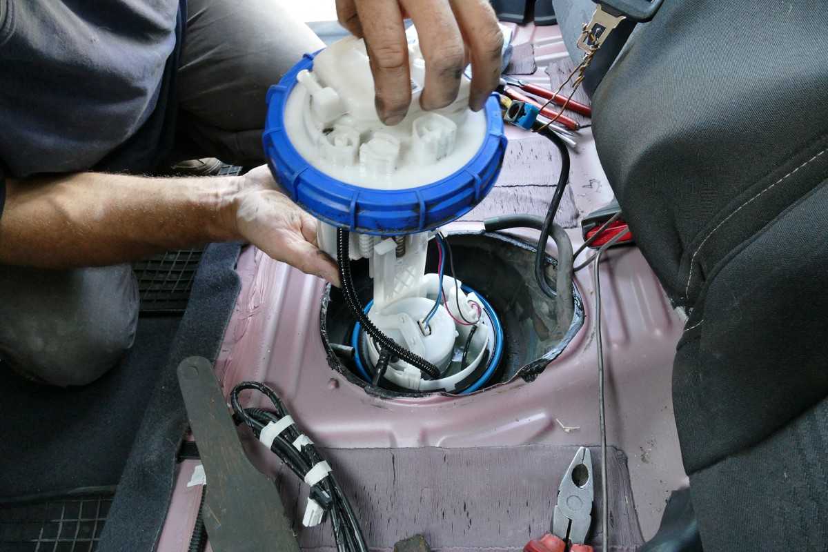 Где находится и как заменить топливный фильтр в автомобиле? 5 советов при выборе фильтра