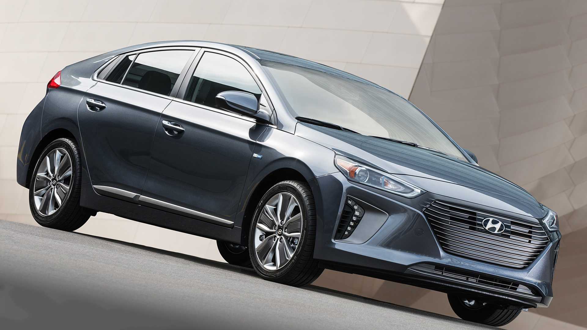 Hyundai официально представил новый гибрид ioniq
