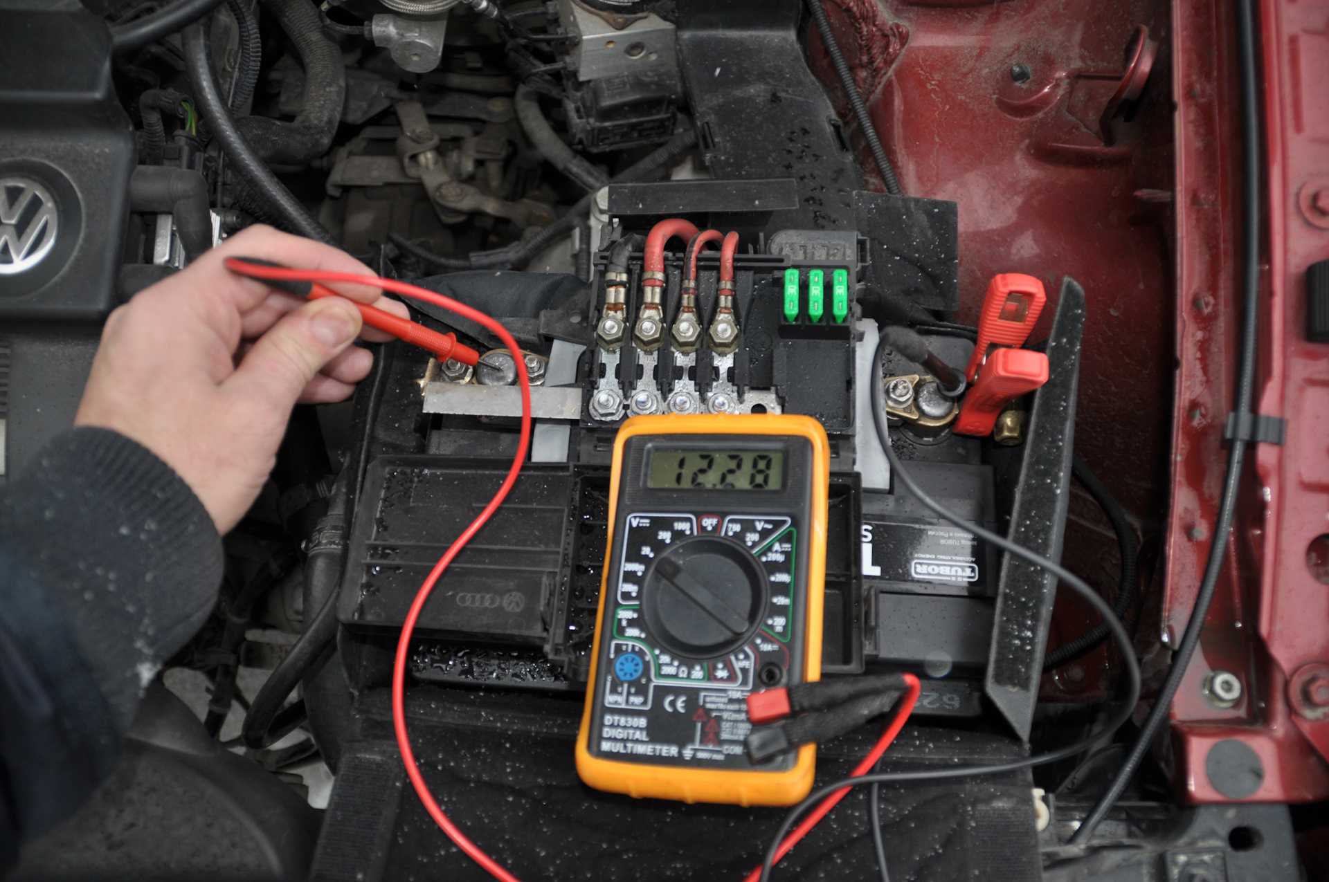Как проверить утечку тока на автомобиле мультиметром