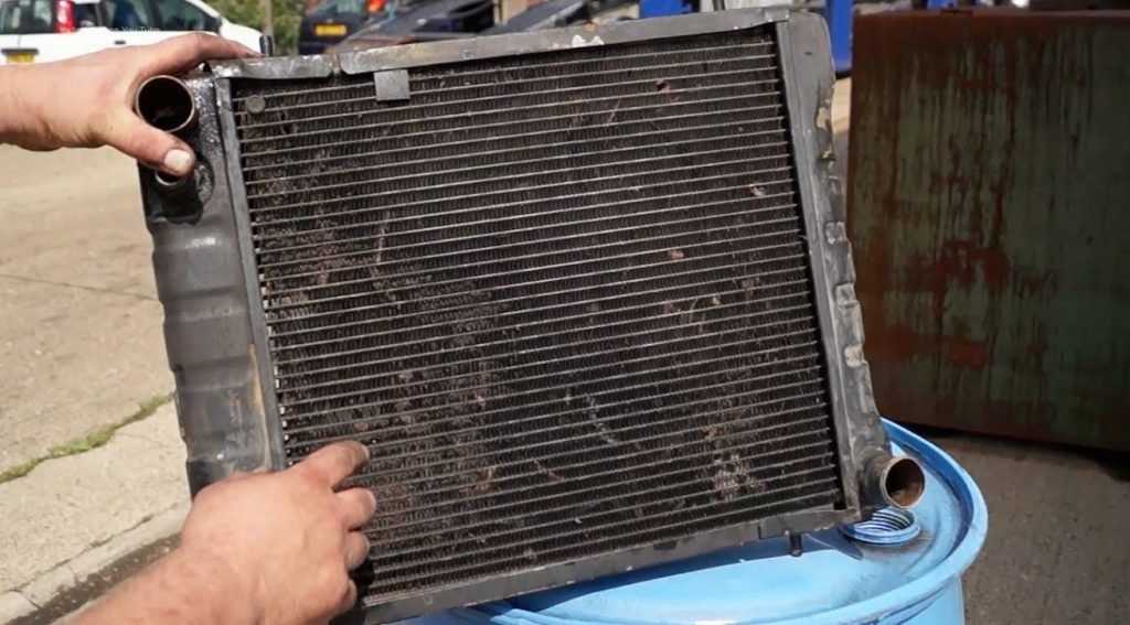 Ремонт радиатора охлаждения: советы, фото, видео