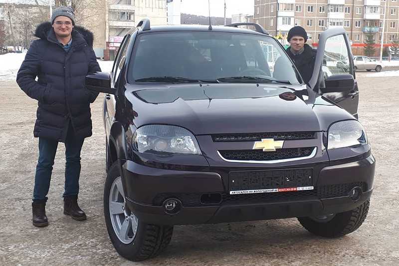 18 декабря в тольяттинском автосалоне «Chevrolet Niva АвтоФАН» прошло торжественное мероприятие по поводу реализации 700-тысячной «Шевроле Нивы»