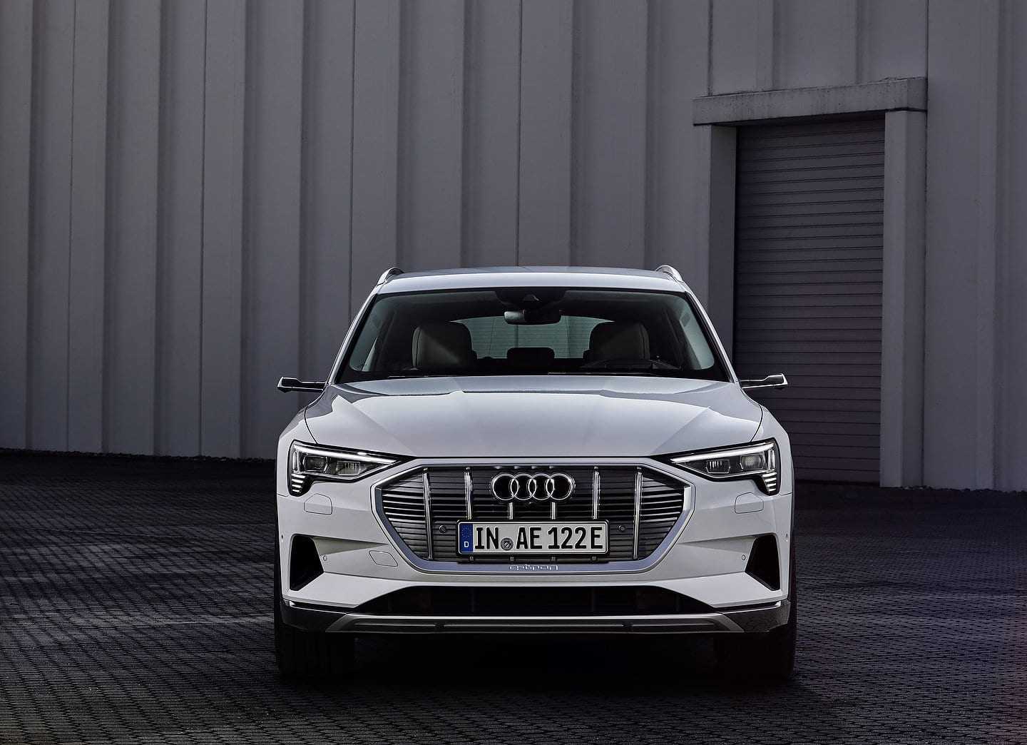 Audi e-tron gt: серьезный конкурент для tesla model s