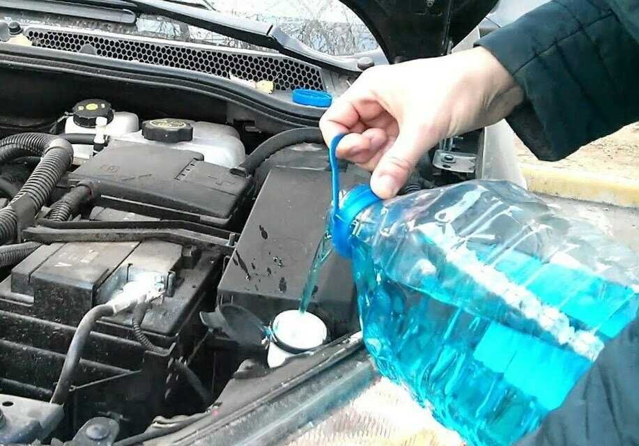 Сегодня мы расскажем почему сэкономив на омывателе стекол можно попасть в неприятную ситуацию
