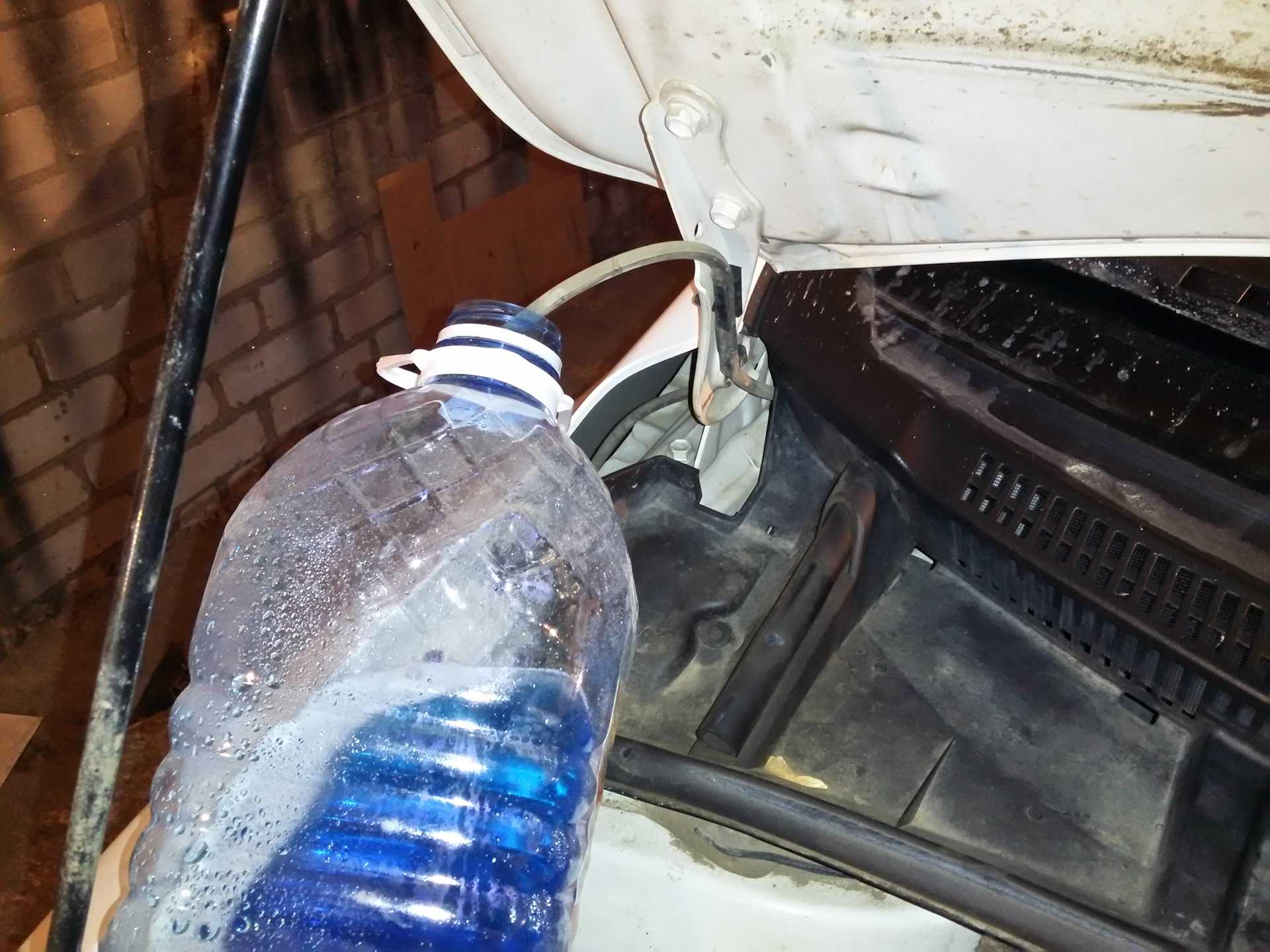 Замерзает вода в бачке омывателя