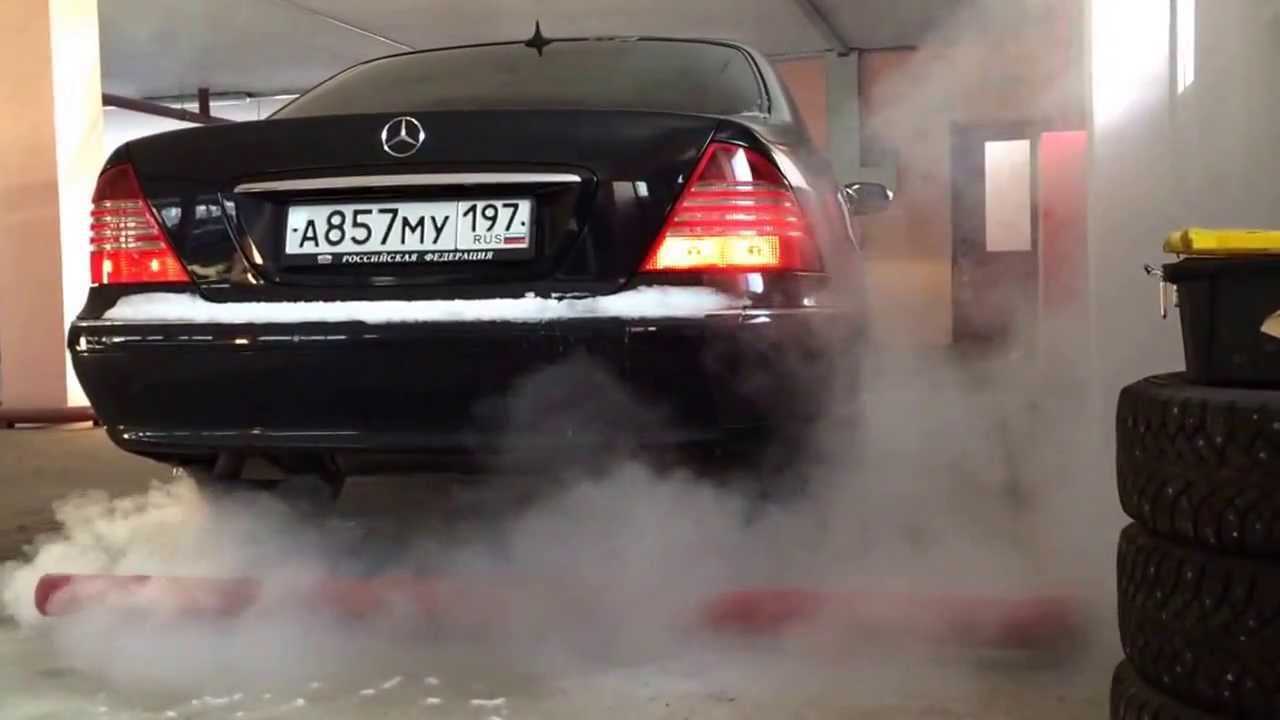 Чёрный дым с выхлопной трубы автомобиля: причины, последствия, методы устранения