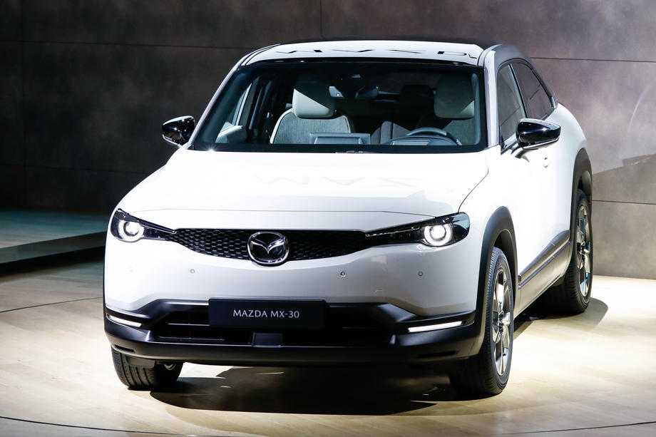 Мазда выходит на рынок электрокаров Японцы презентовали свой первый полностью электрический автомобиль MX-30
