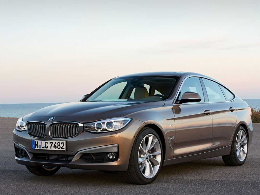 Согласно представленной на официальном сайте производителя информации рублевая стоимость новой BMW 3-Series 2019 стартует с 258 млн