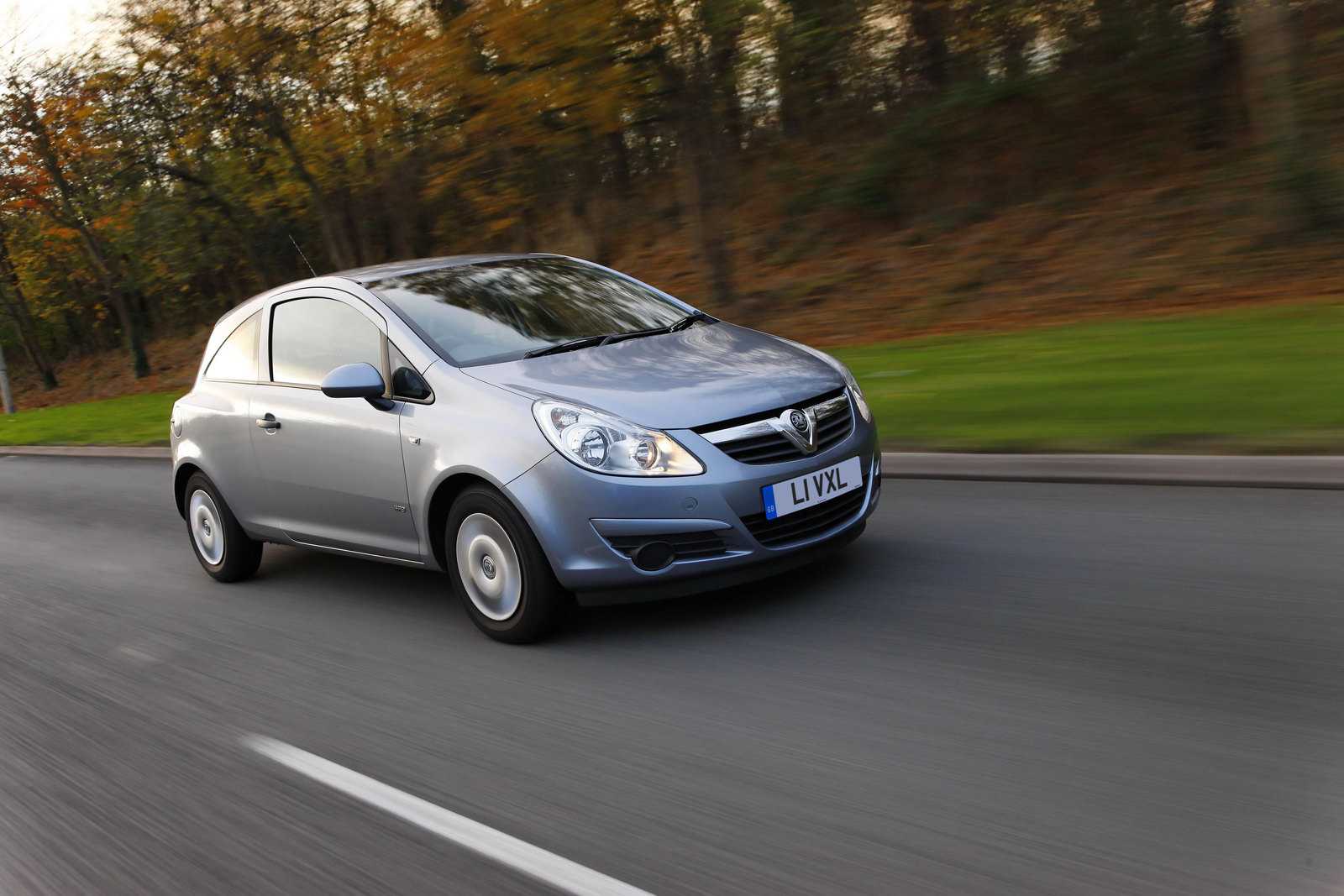 Opel corsa 2008 года, 1.6 литра, машиной владею около 5 месяцев, но corsa у меня уже четвертая по счету, бензин, краснодар, механическая коробка передач