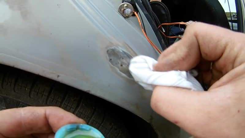 Как удалить ржавчину с автомобиля своими руками: чем зачистить и как правильно обработать металл авто, какие есть методы борьбы?