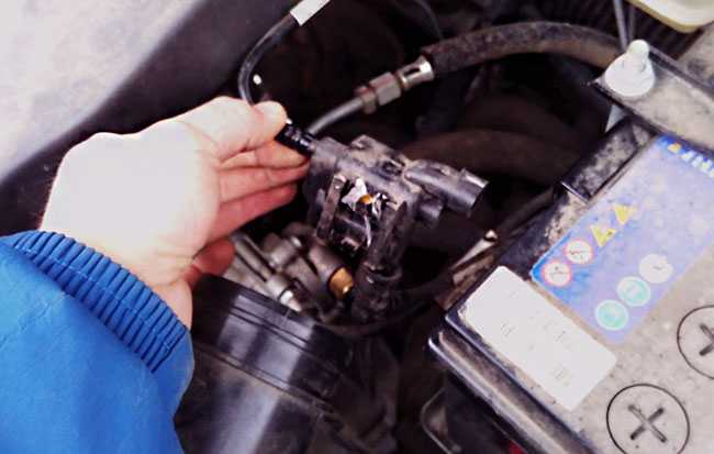 Что такое адсорбер в автомобиле и необходима ли его чистка?