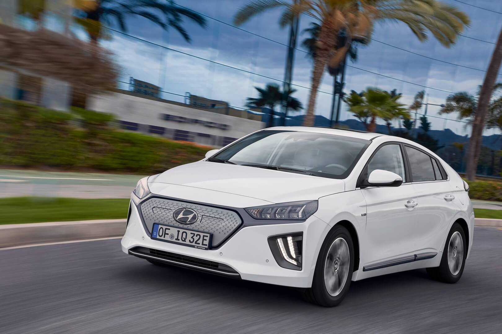 Hyundai представил рестайлинговую версию Ioniq