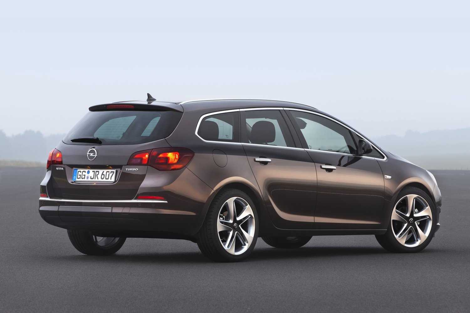 Opel astra gtc j 2012: цена, фото