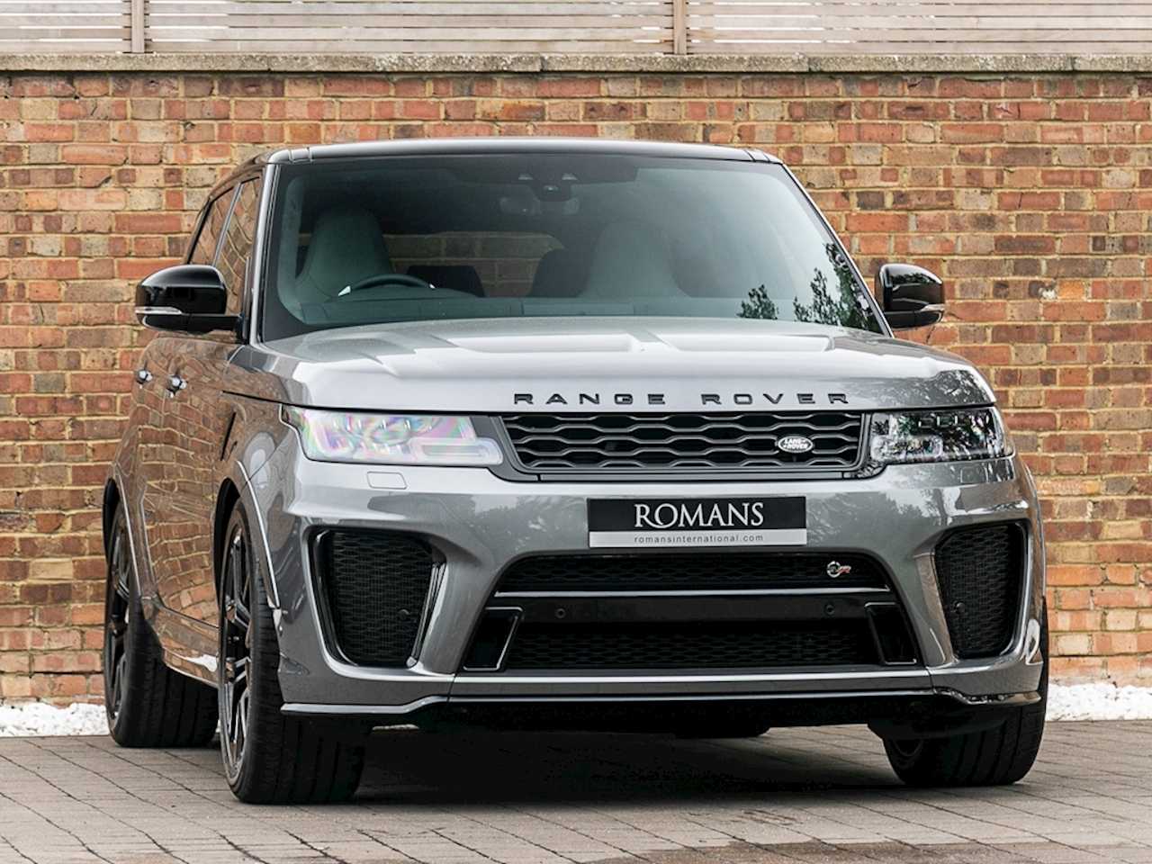 В отечественных шоу-румах британской компании Land Rover выставлена на продажу спецверсия Range Rover