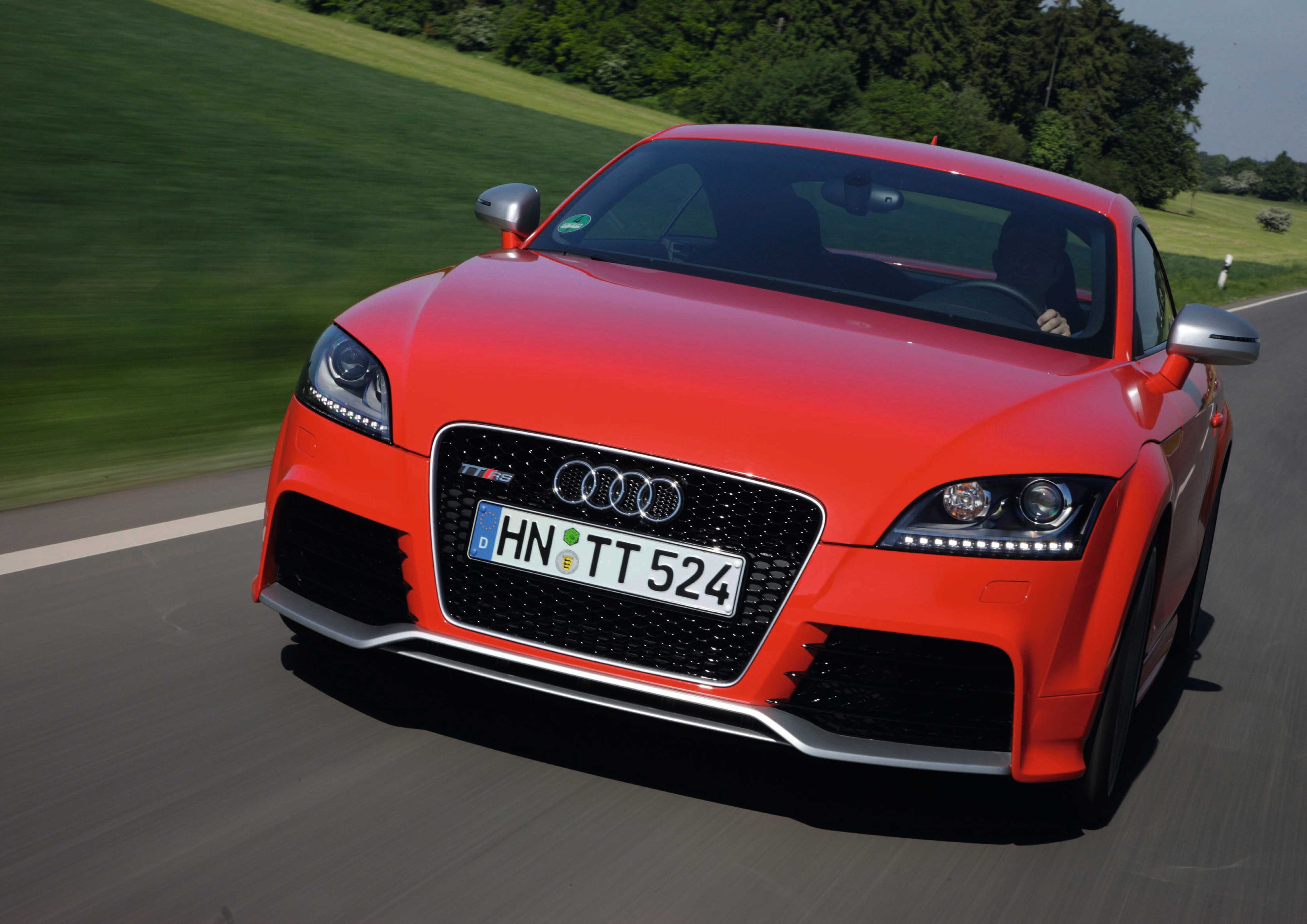 Audi TT характеристики тест драйв двигатель трансмиссия фото видео