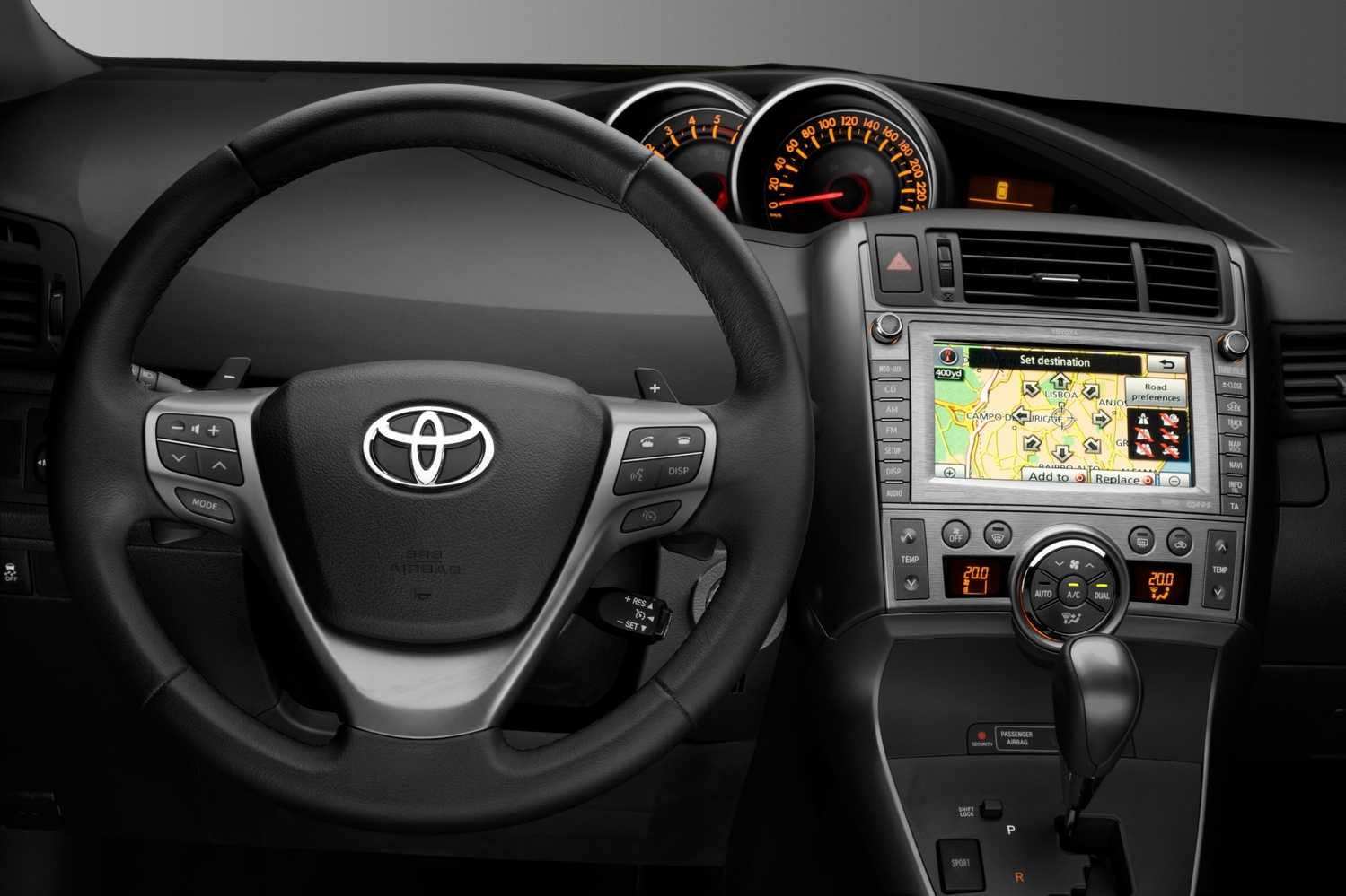 Toyota proace verso electric 2021: электрический компактвэн в пассажирской и грузовой комплектациях