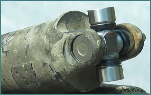 Как заменить крестовину карданного вала самостоятельно Снятие и установка крестовины ВАЗ 2107 Балансировка кардана после замены