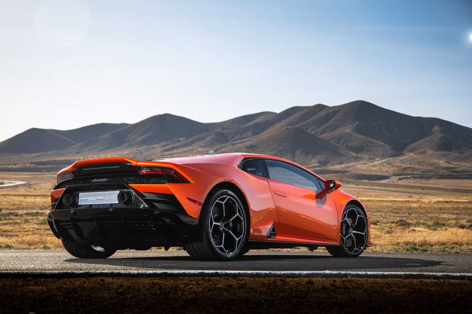Lamborghini huracan evo 2019 – новая версия купе huracan