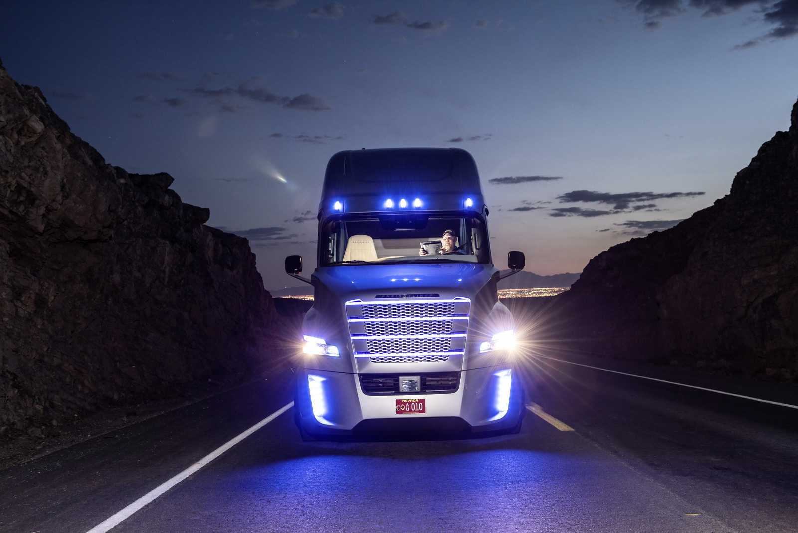 Компания Bolt Custom Truck and Manufacturing которая зарегистрирована в Аме...