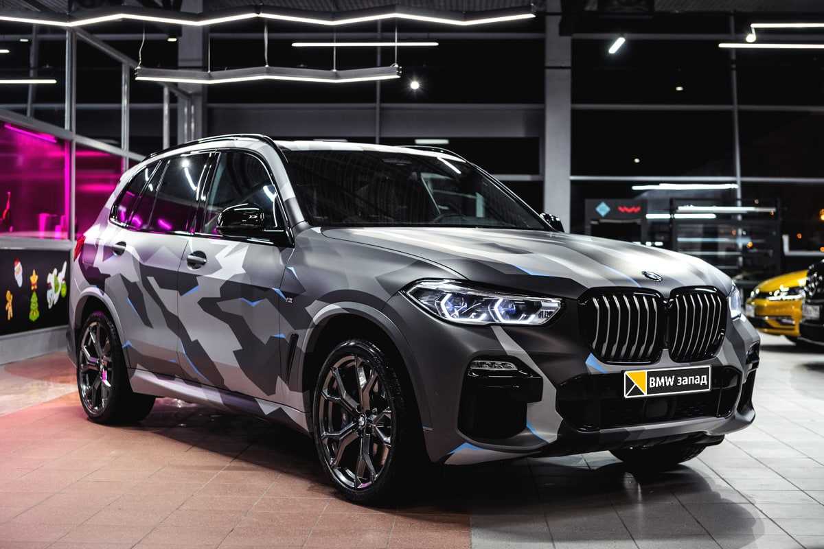 Баварцы представили дизайн-пакет от заводского подразделения M Performance для обновленного вседорожника BMW X5 Также арсенал автомобиля дополнится усиленной тормозной системой и внедорожной резиной