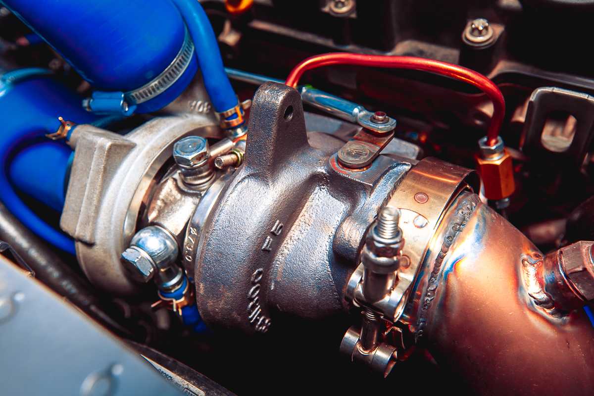 Увеличение мощности двигателя добиваются в основном двумя способами Установкой широко-фазного распределительного вала в двигатель и рядом мероприятий