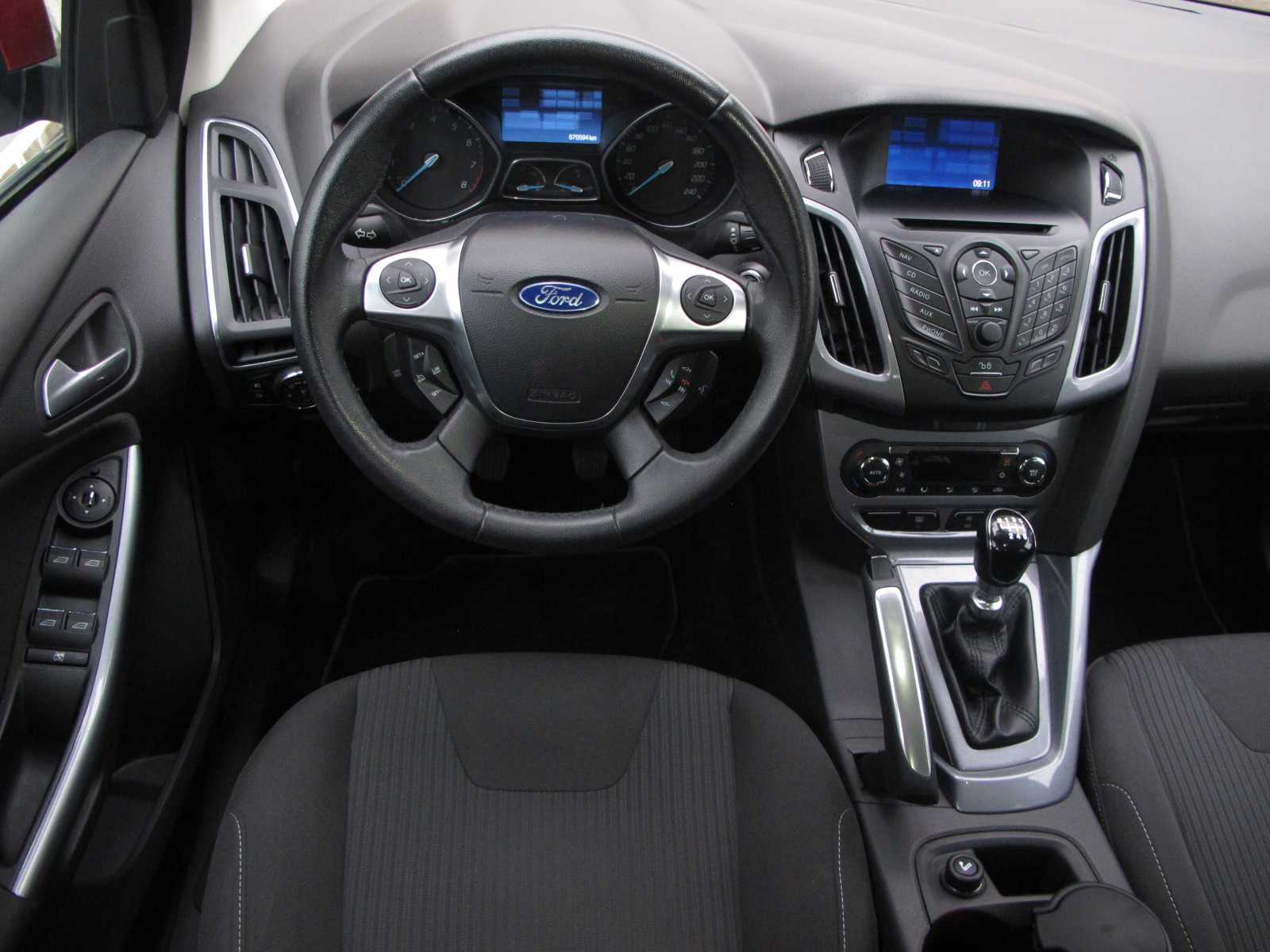 Ford focus 15 г.в., 1.6л., привет всем, бензиновый, хэтчбек, мощность 125 л.с., привод передний, акпп